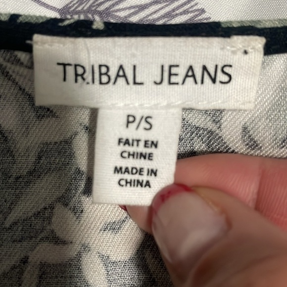 Chic Black Floral Long Sleeve Dress - Picture 9 of 10